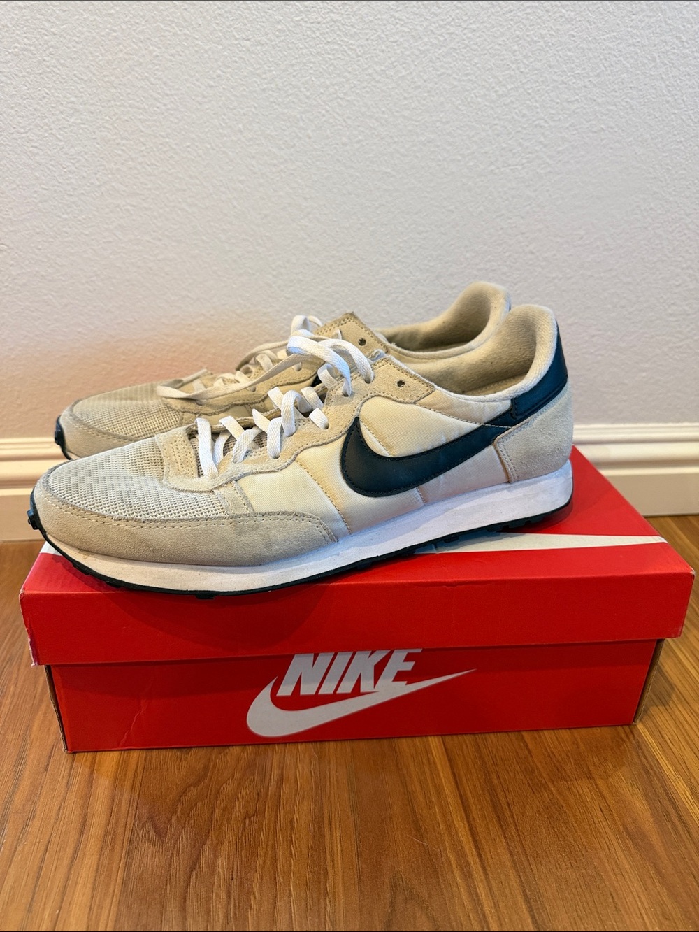 Nike Challenger Light Bone/White/Black